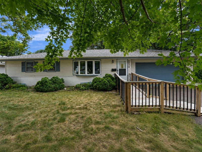 6030 5th St NE, Fridley, MN 55432