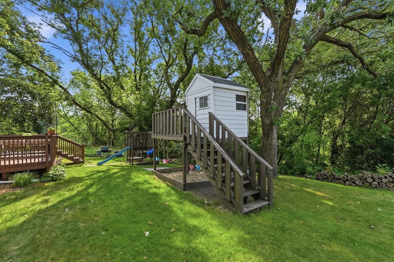 505 Ash St SE, New London, MN 56273