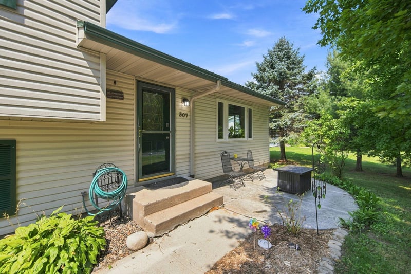 307 N East Ave, Dresser, WI 54009
