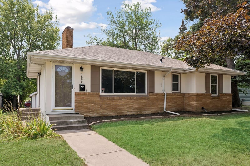 1800 37th Ave NE, Minneapolis, MN 55421