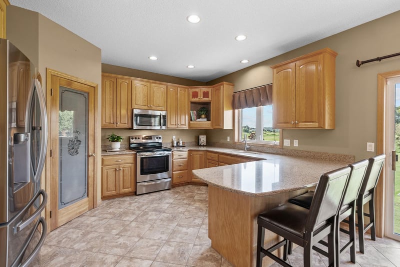 1126 Hudson Trl, Lino Lakes, MN 55038