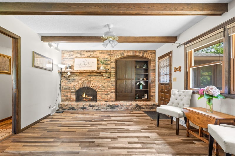 830 Reeds Ln, Glencoe, MN 55336