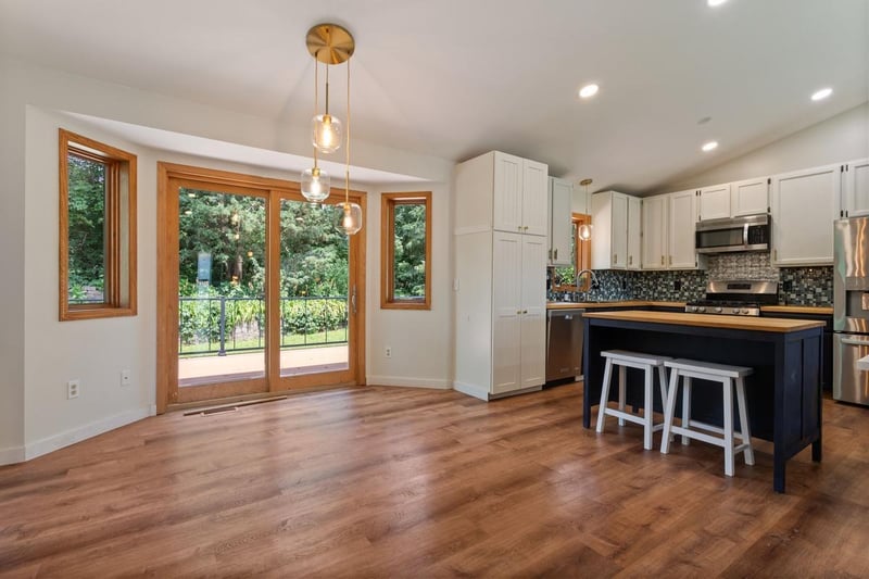2455 Queensport Rd, Woodbury, MN 55125
