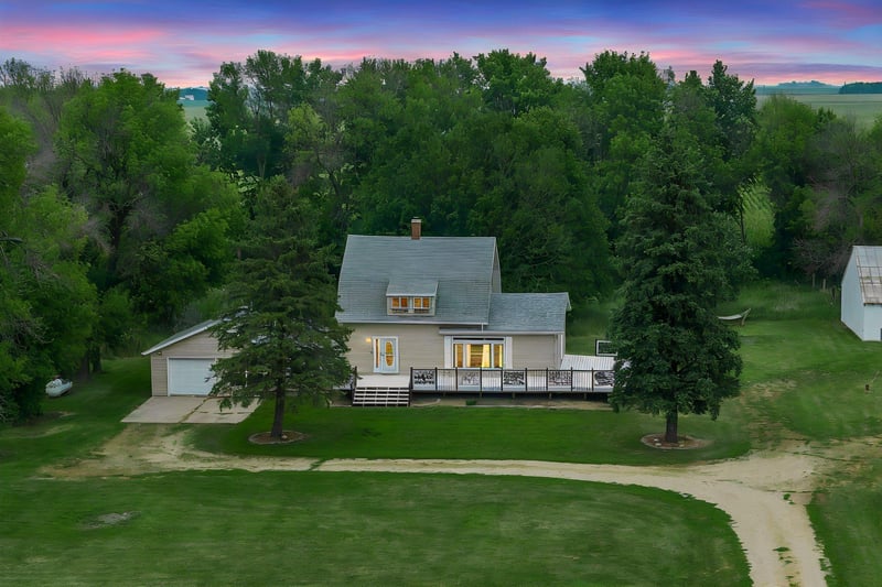 34700 130th St, Dundee, MN 56131