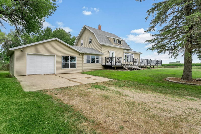 34700 130th St, Dundee, MN 56131