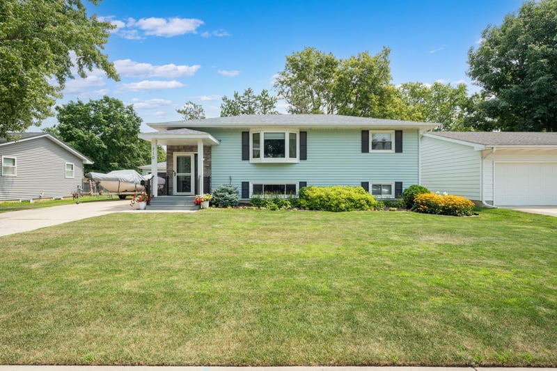 710 4th Ave SE, Stewartville, MN 55976