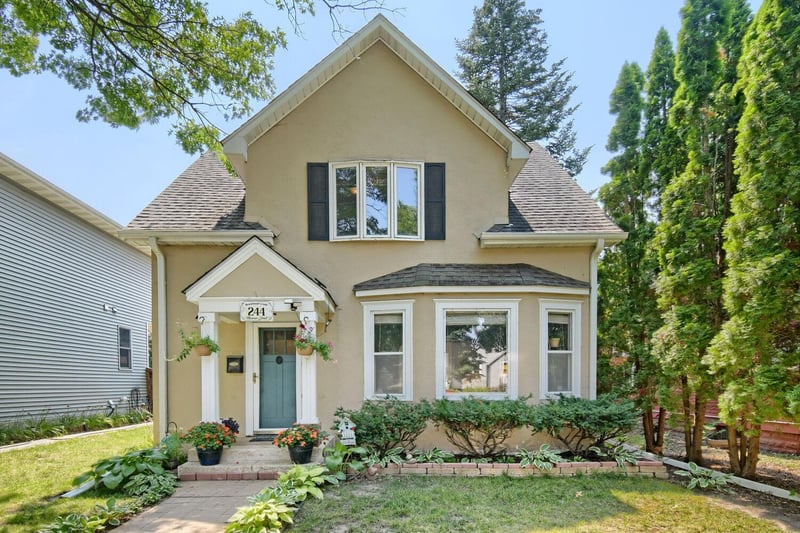 244 Mainzer St, West Saint Paul, MN 55118