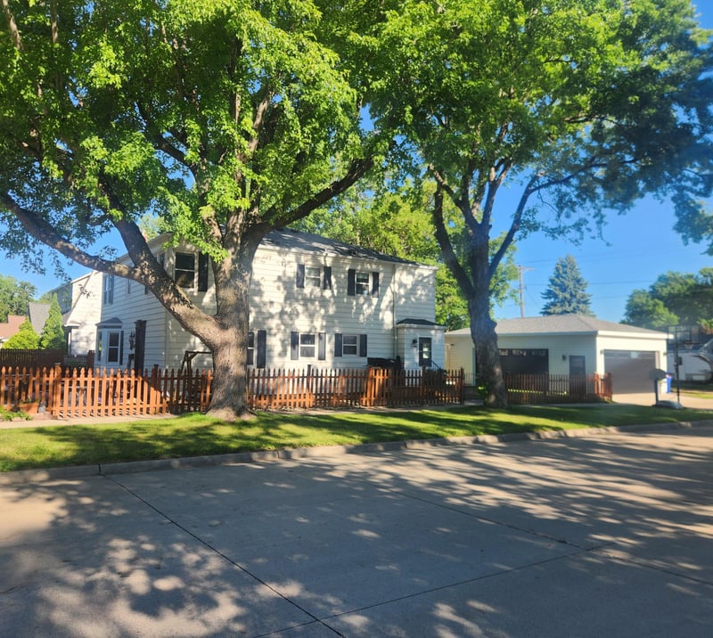 401 W Main St, Pipestone, MN 56164