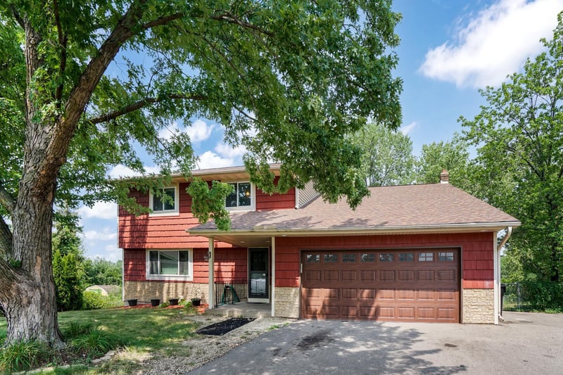 2477 Brenner Ave E, Maplewood, MN 55109