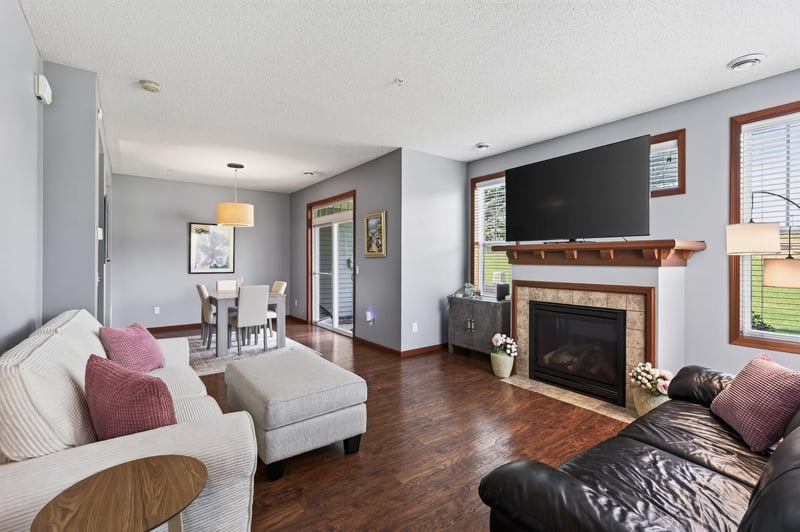 1952 Commonwealth Blvd #4, Chanhassen, MN 55317
