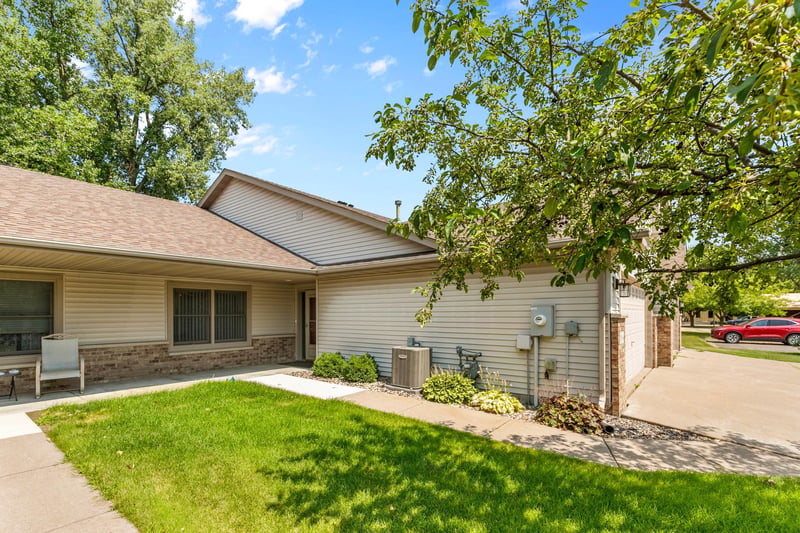 10968 Kirby Blvd, Chisago City, MN 55013