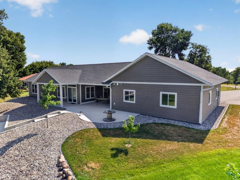 34081 390th St, Dent, MN 56528