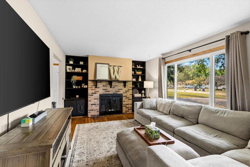 16546 Flagstaff Ave W, Rosemount, MN 55068