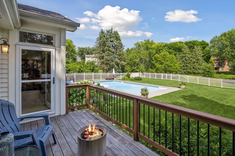 210 Piedmont Ct, Chanhassen, MN 55317