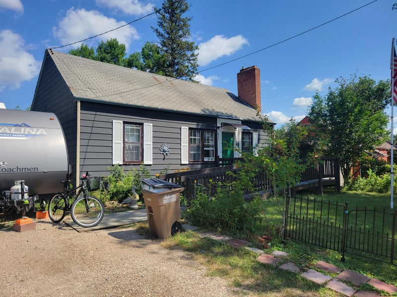 651 2nd St S, Hallock, MN 56728