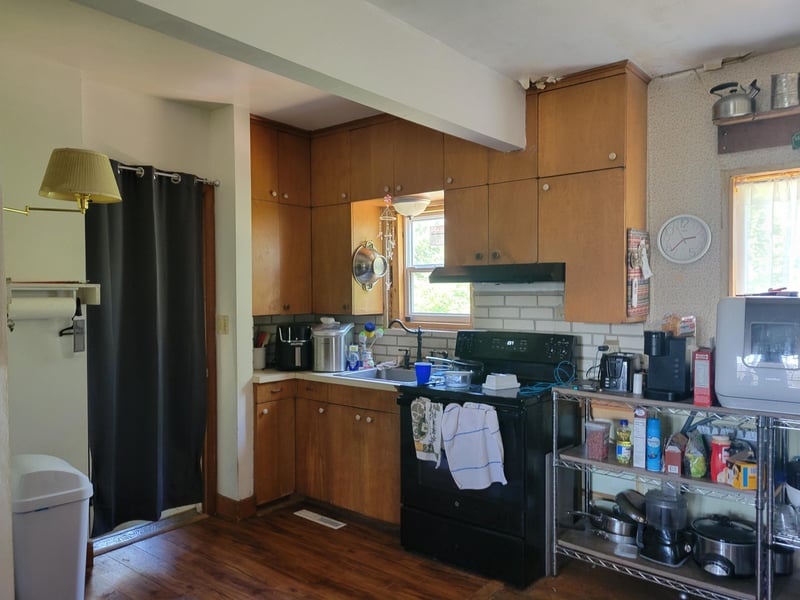651 2nd St S, Hallock, MN 56728