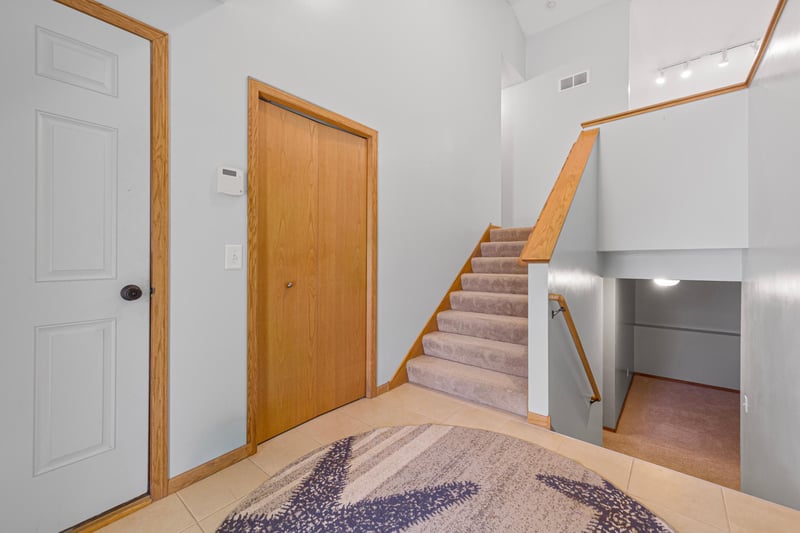2505 Country View Dr, Northfield, MN 55057