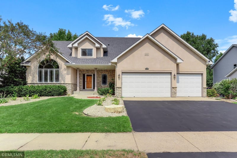 6911 Cambridge Rd, Shakopee, MN 55379