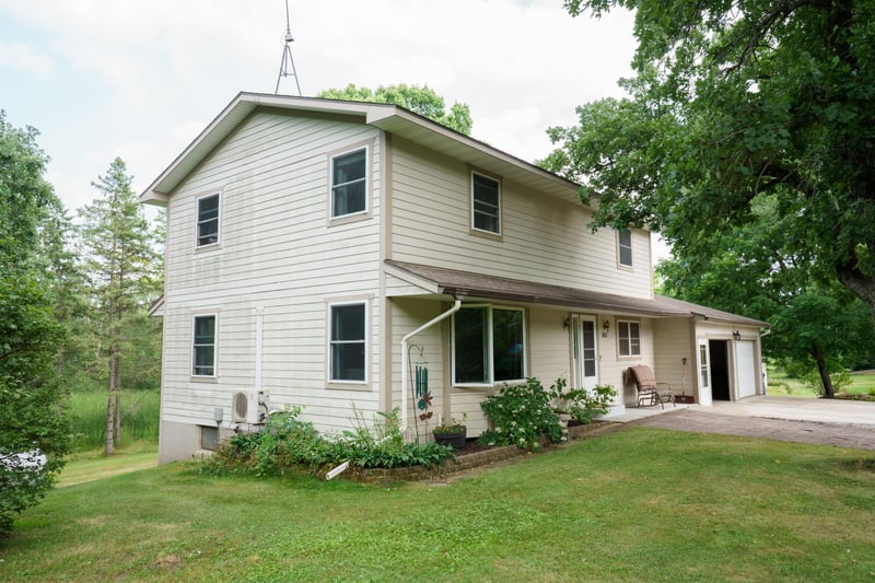 643 Crescent Rd, South Haven, MN 55382