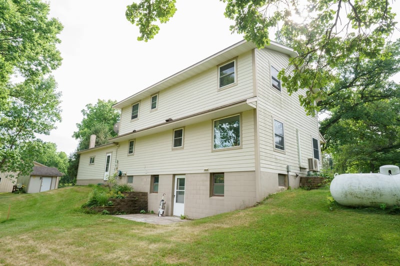 643 Crescent Rd, South Haven, MN 55382
