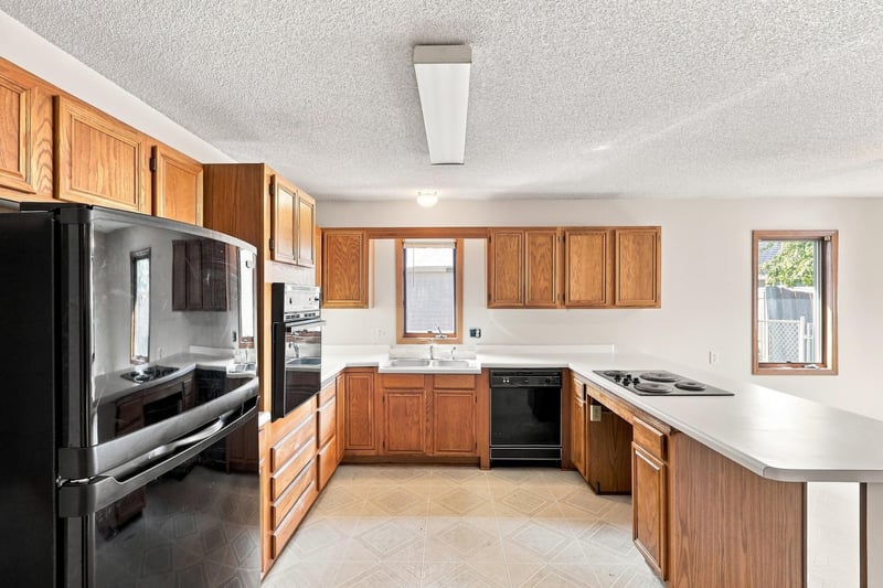 57 Sycamore St W, Saint Paul, MN 55117