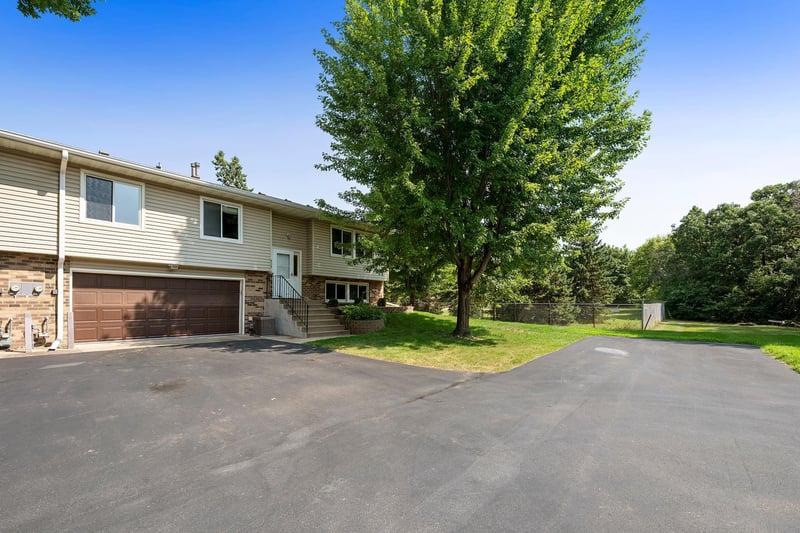 934 94th Ave NE, Blaine, MN 55434