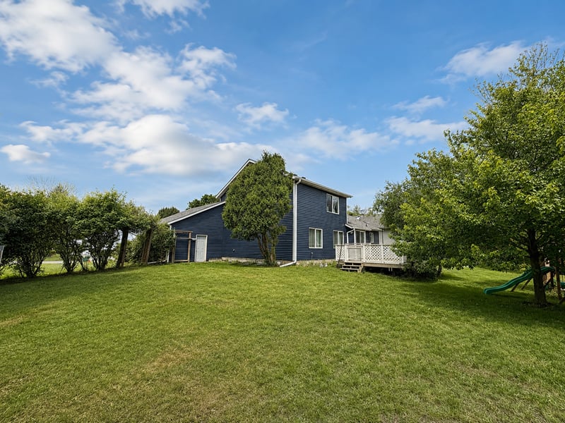 1200 Earle Way, Burnsville, MN 55306