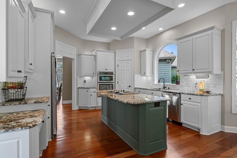 584 Vista Ridge Ln, Shakopee, MN 55379