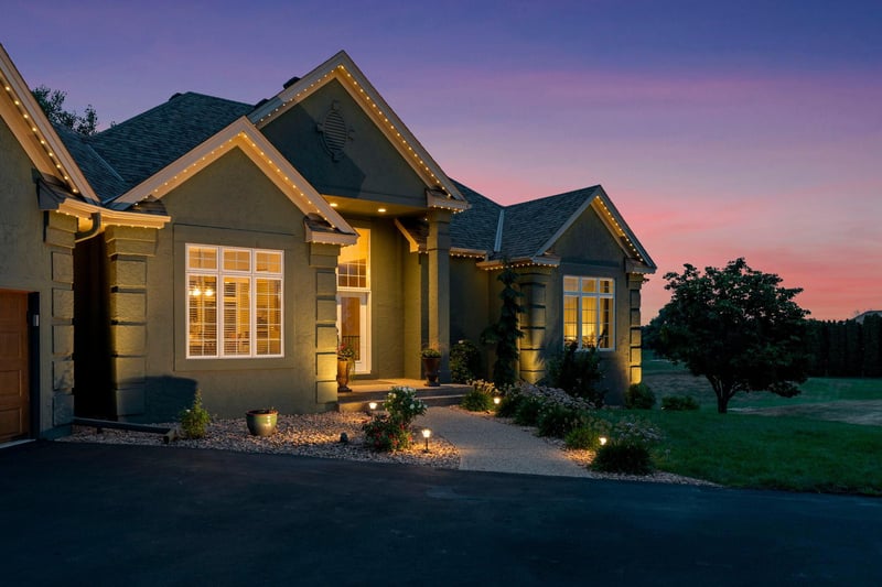584 Vista Ridge Ln, Shakopee, MN 55379