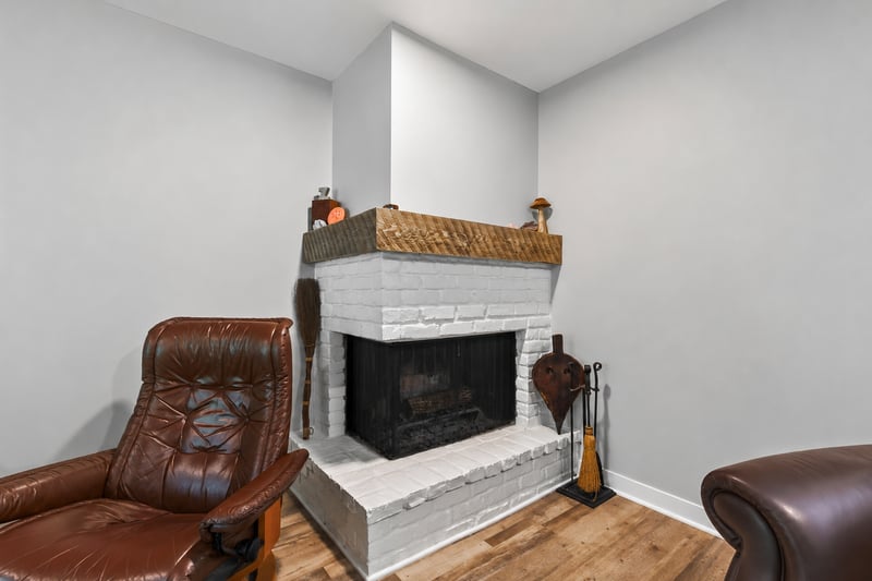 55 Birnamwood Dr, Burnsville, MN 55337
