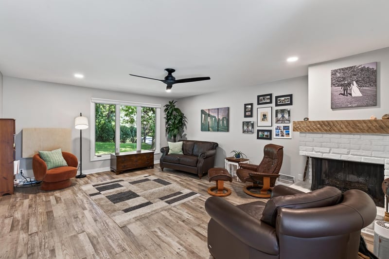 55 Birnamwood Dr, Burnsville, MN 55337