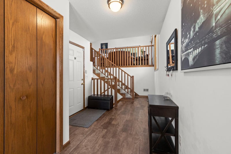 49 Wyoming St W, Saint Paul, MN 55107