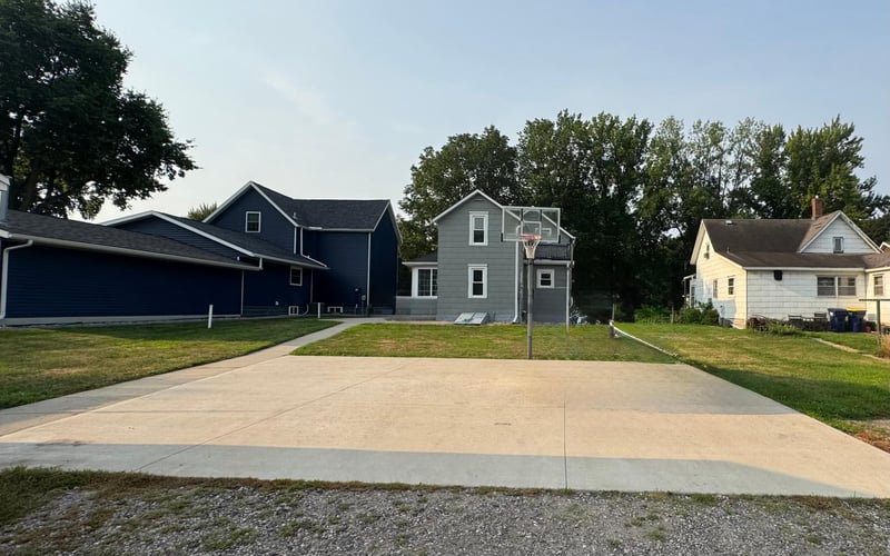 204 Elm St NW, Sleepy Eye, MN 56085