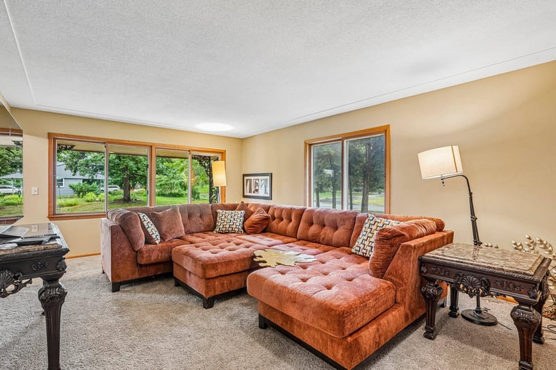 1525 Saint Croix Cir, Golden Valley, MN 55422