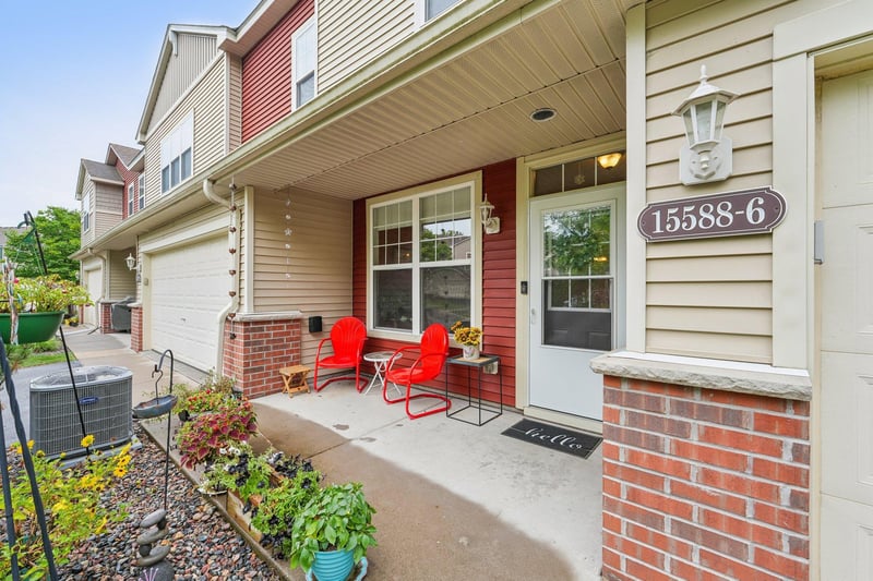 15588 Emerald Dr N #6, Hugo, MN 55038