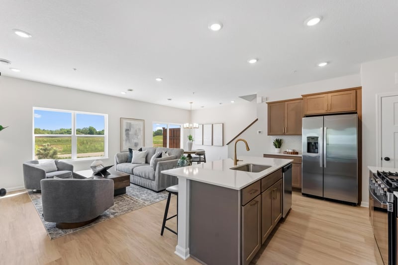 681 Tulare Ter, Newport, MN 55055