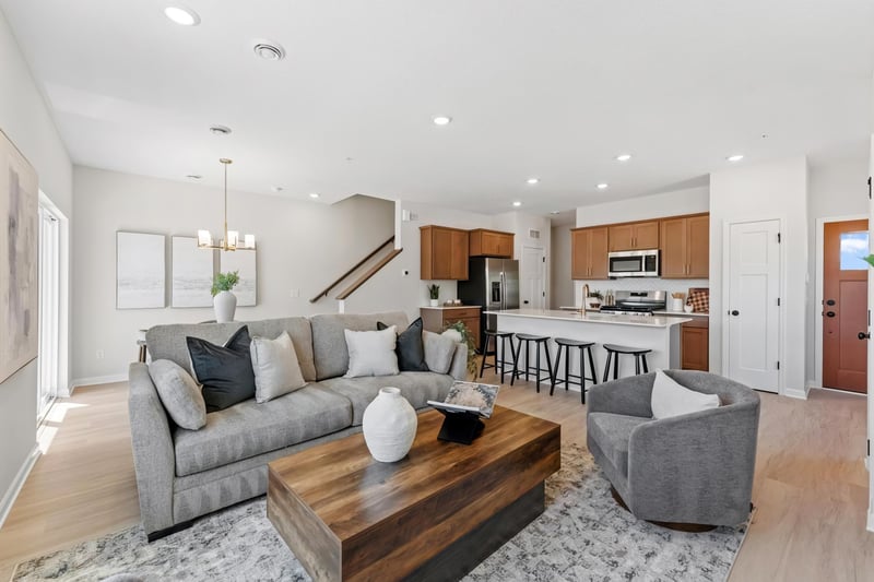 681 Tulare Ter, Newport, MN 55055
