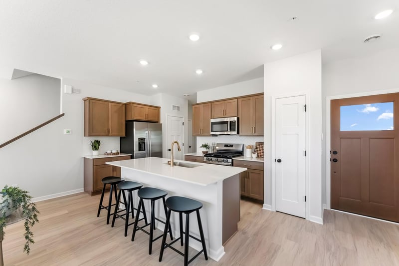 681 Tulare Ter, Newport, MN 55055