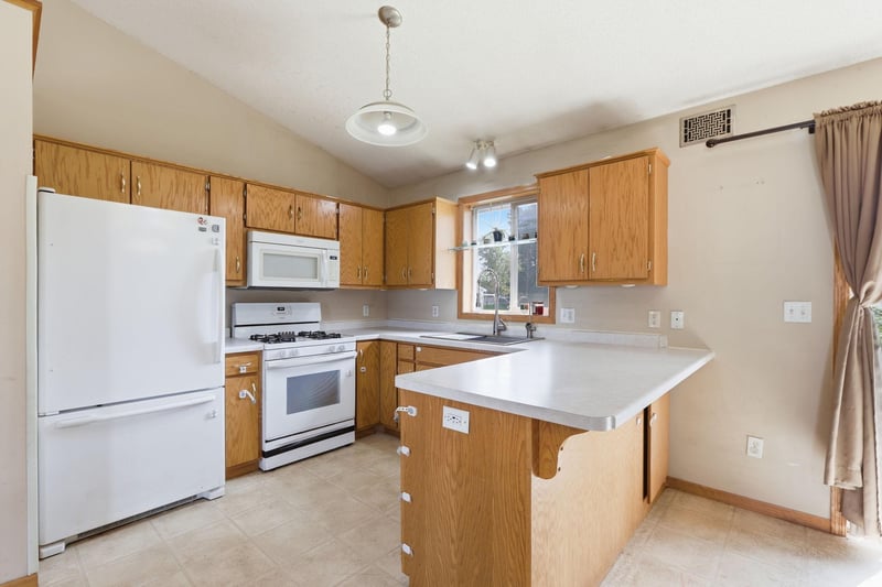 1401 3rd St S, Princeton, MN 55371