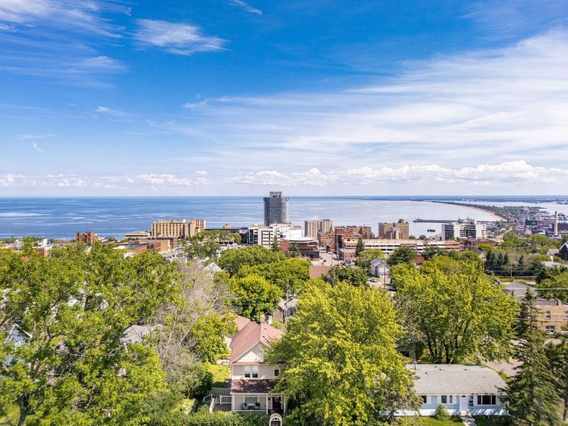 410 E 7th St, Duluth, MN 55805