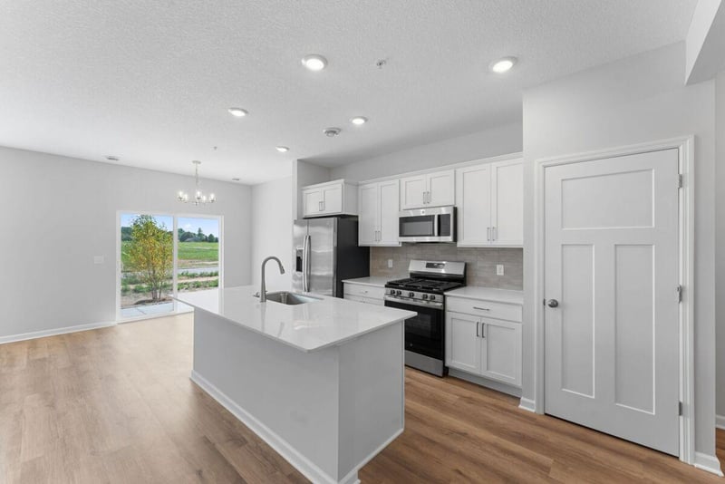 675 Tulare Ter, Newport, MN 55055