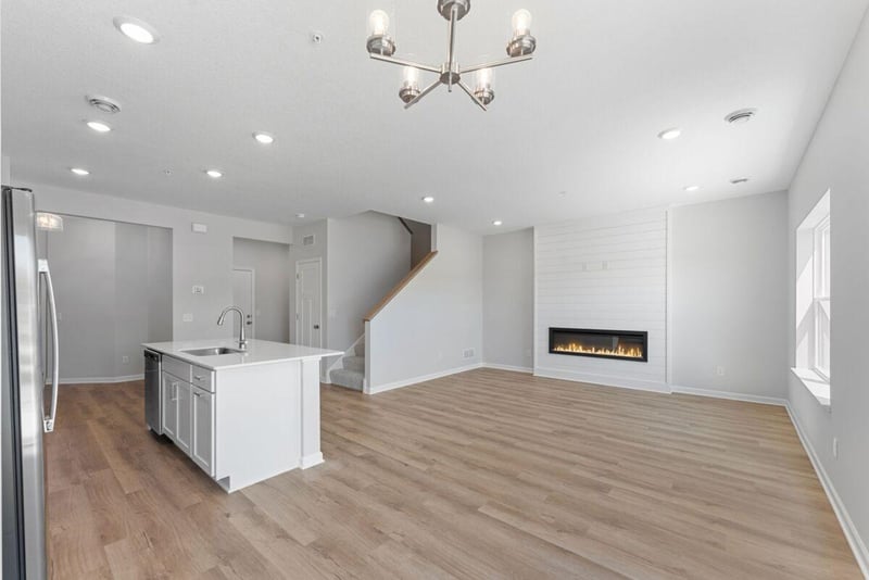 675 Tulare Ter, Newport, MN 55055