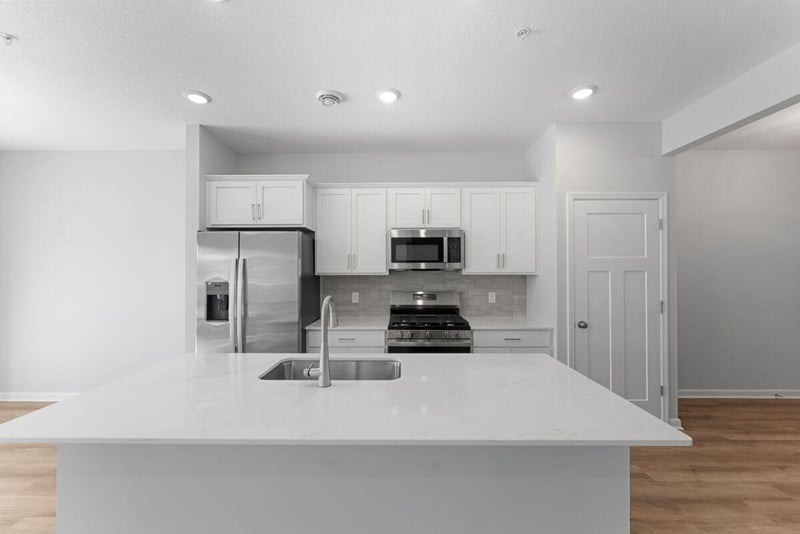 675 Tulare Ter, Newport, MN 55055