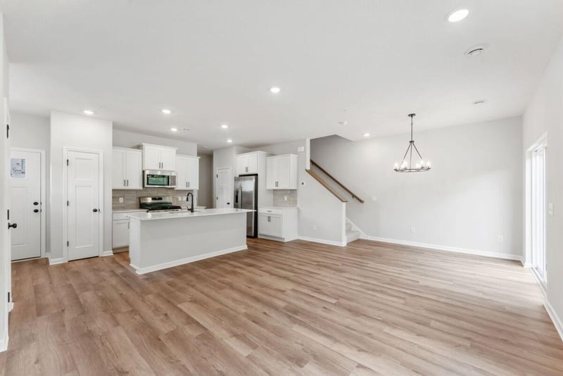 671 Tulare Ter, Newport, MN 55055