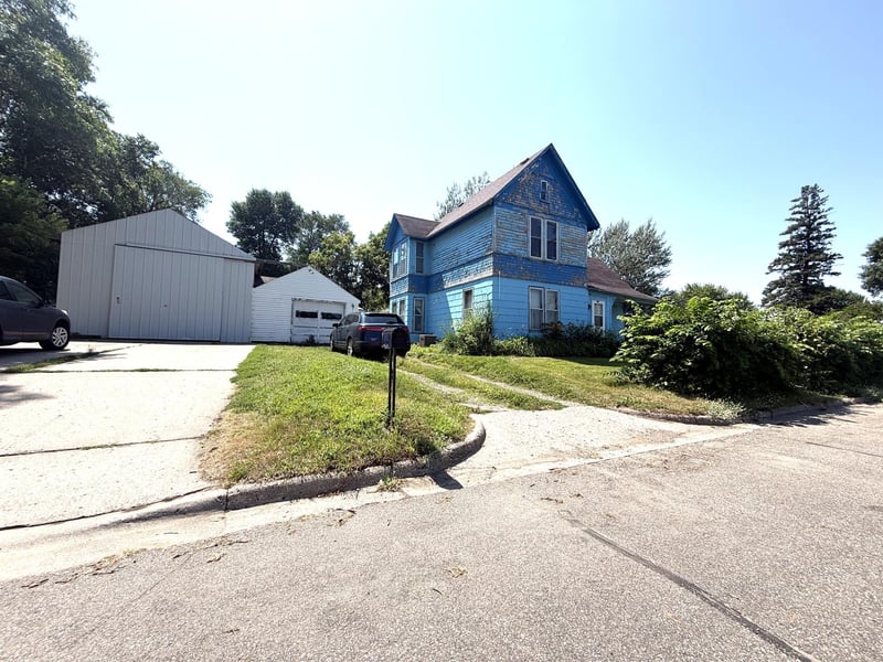 805 Railroad Ave, Sauk Centre, MN 56378