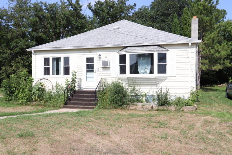 105 Atlantic Ave E, Badger, MN 56714