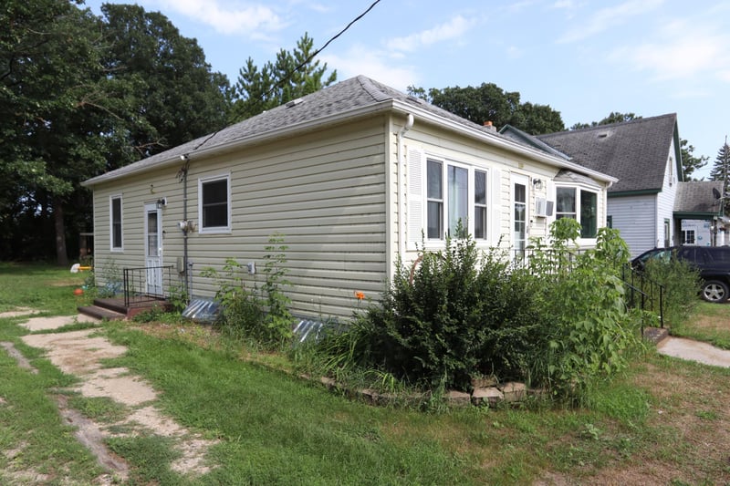 105 Atlantic Ave E, Badger, MN 56714