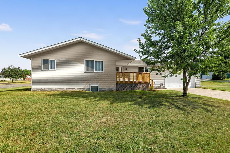 107 1st Ave SW, Pierz, MN 56364