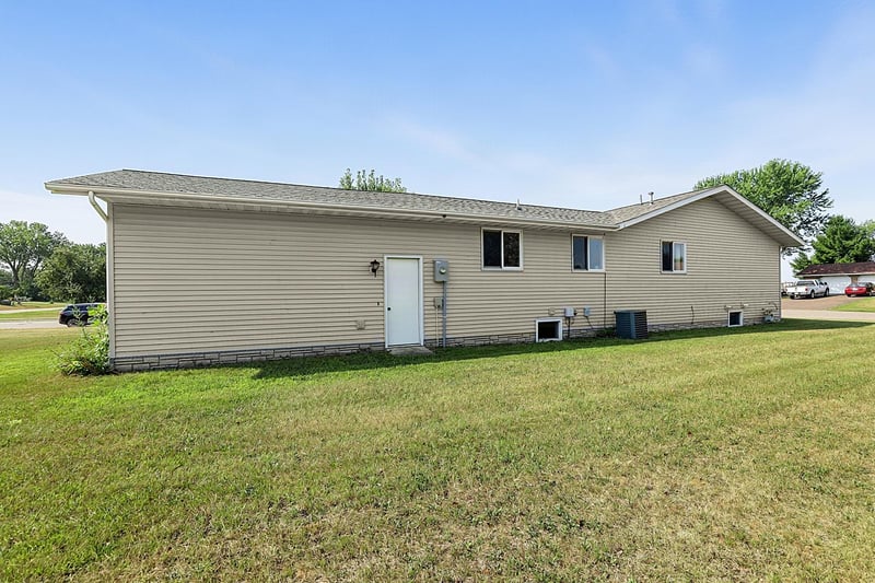 107 1st Ave SW, Pierz, MN 56364