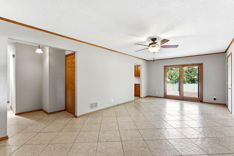 6116 Oakwood Rd, Woodbury, MN 55125